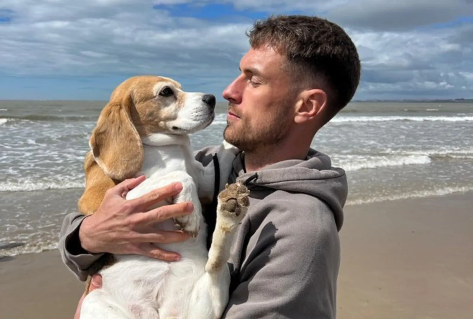 Fost jucător de la Arsenal oferă 20.000 de dolari recompensă celui care îi va găsi câinele