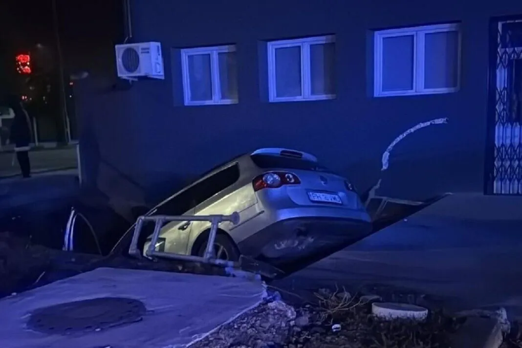 Grav accident pe DN1: Doi copii și doi adulți au ajuns la spital după un carambol cu trei autoturisme