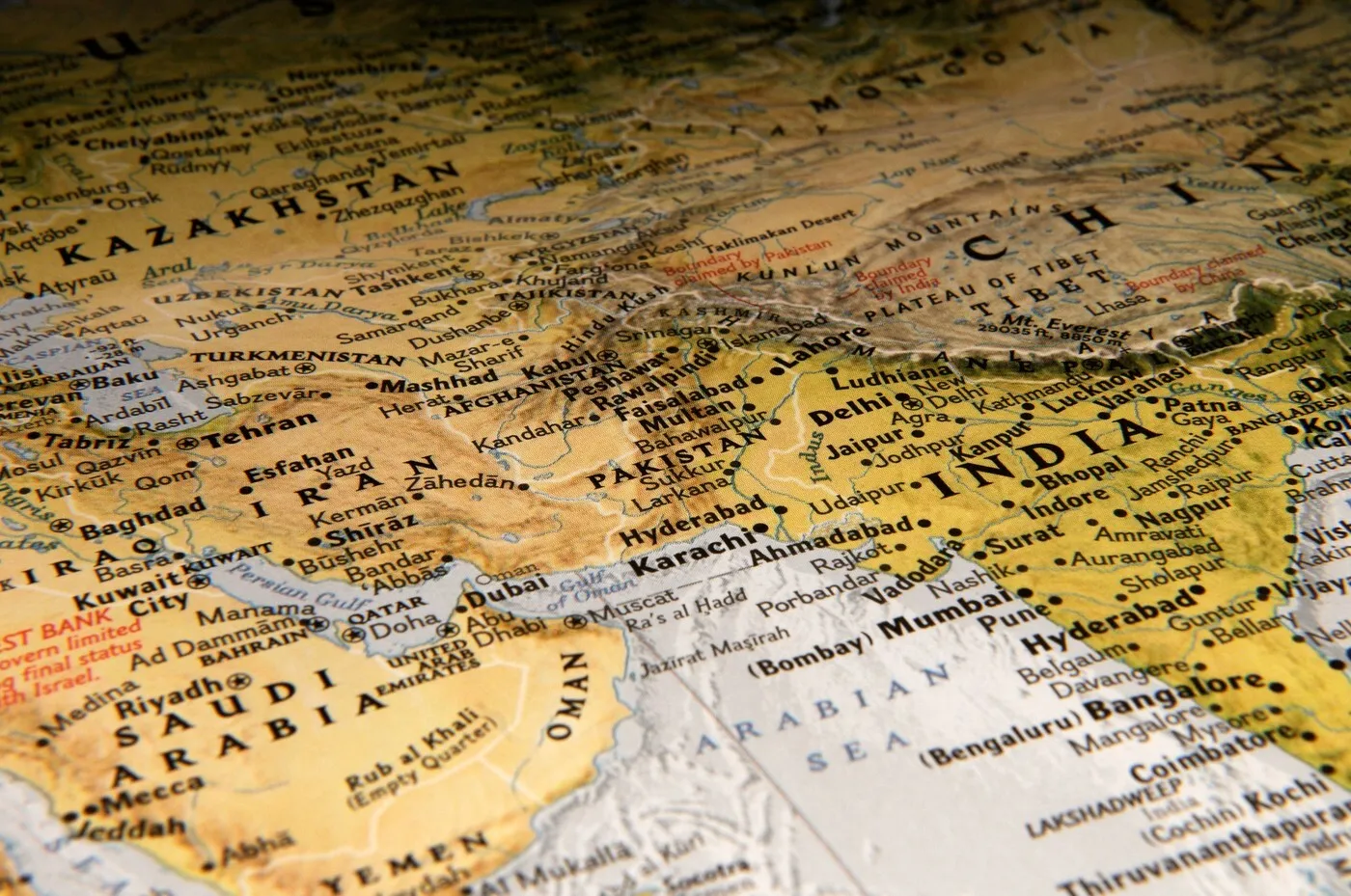 Afganistanul și Pakistanul se reunesc la Istanbul pentru discuții de pace