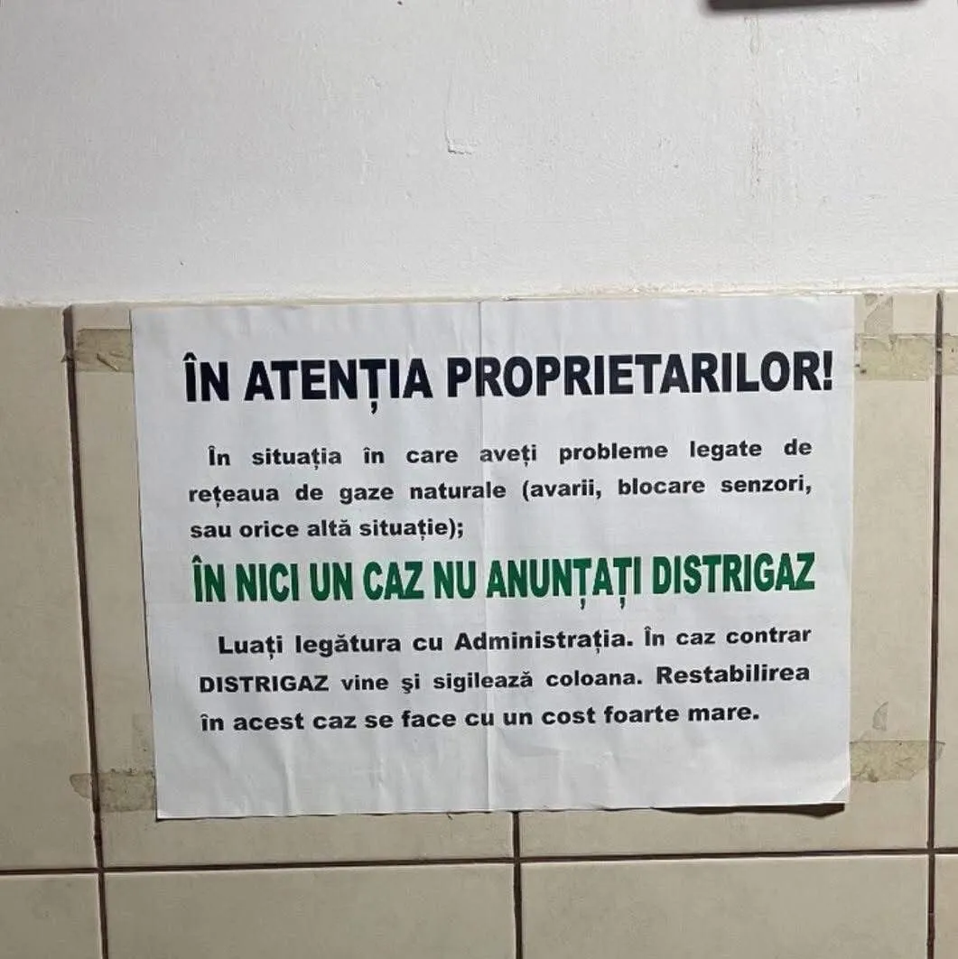 afiș scară de bloc gaze Distrigaz