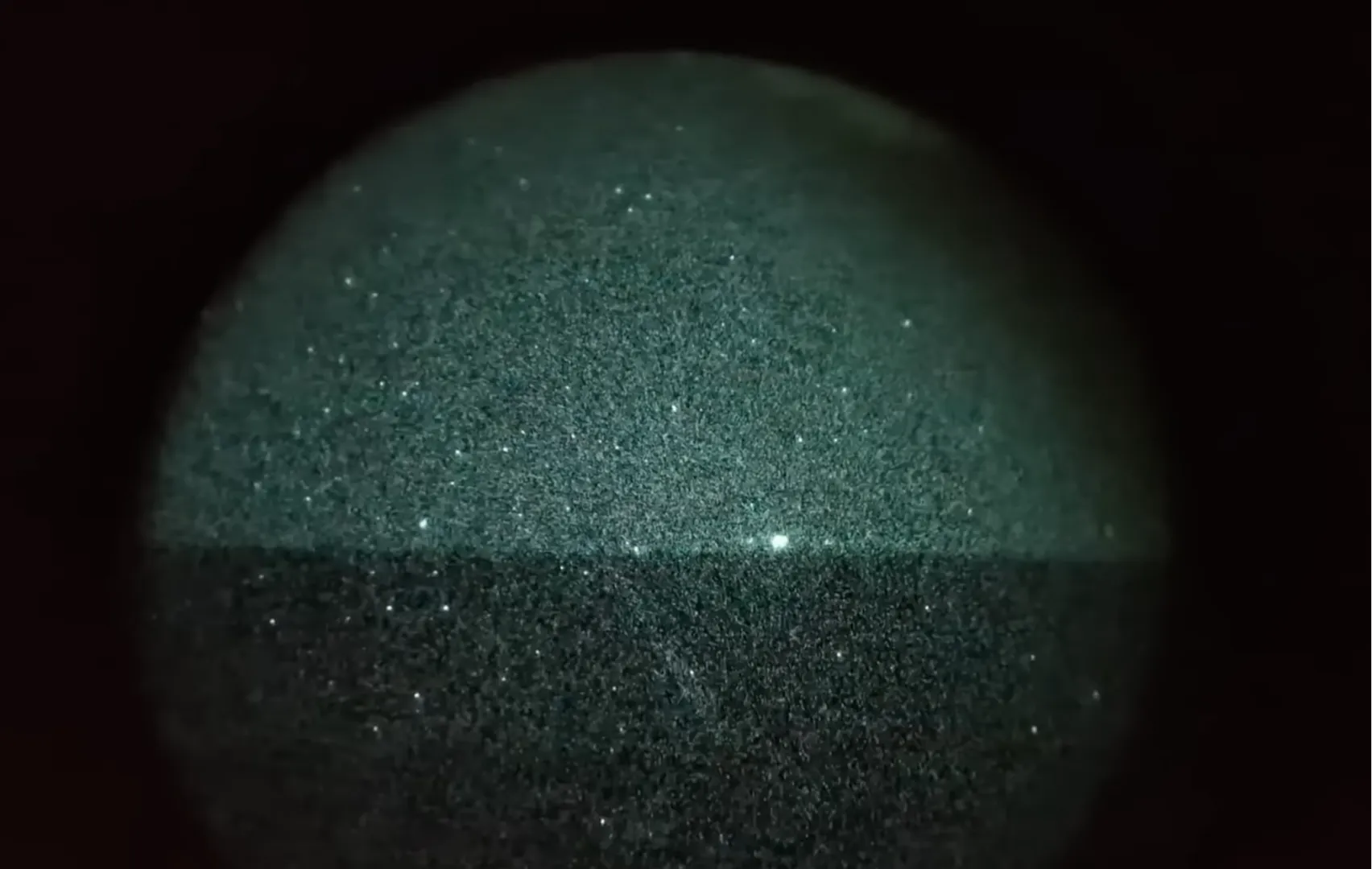 VIDEO Un obiect zburător misterios, surprins într-o bază militară asociată companiei Lockheed Martin