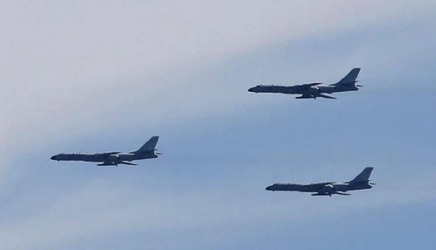 China provoacă tensiuni înaintea întâlnirii Xi–Trump: un grup de bombardiere chineze H-6K zboară în apropierea Taiwanului