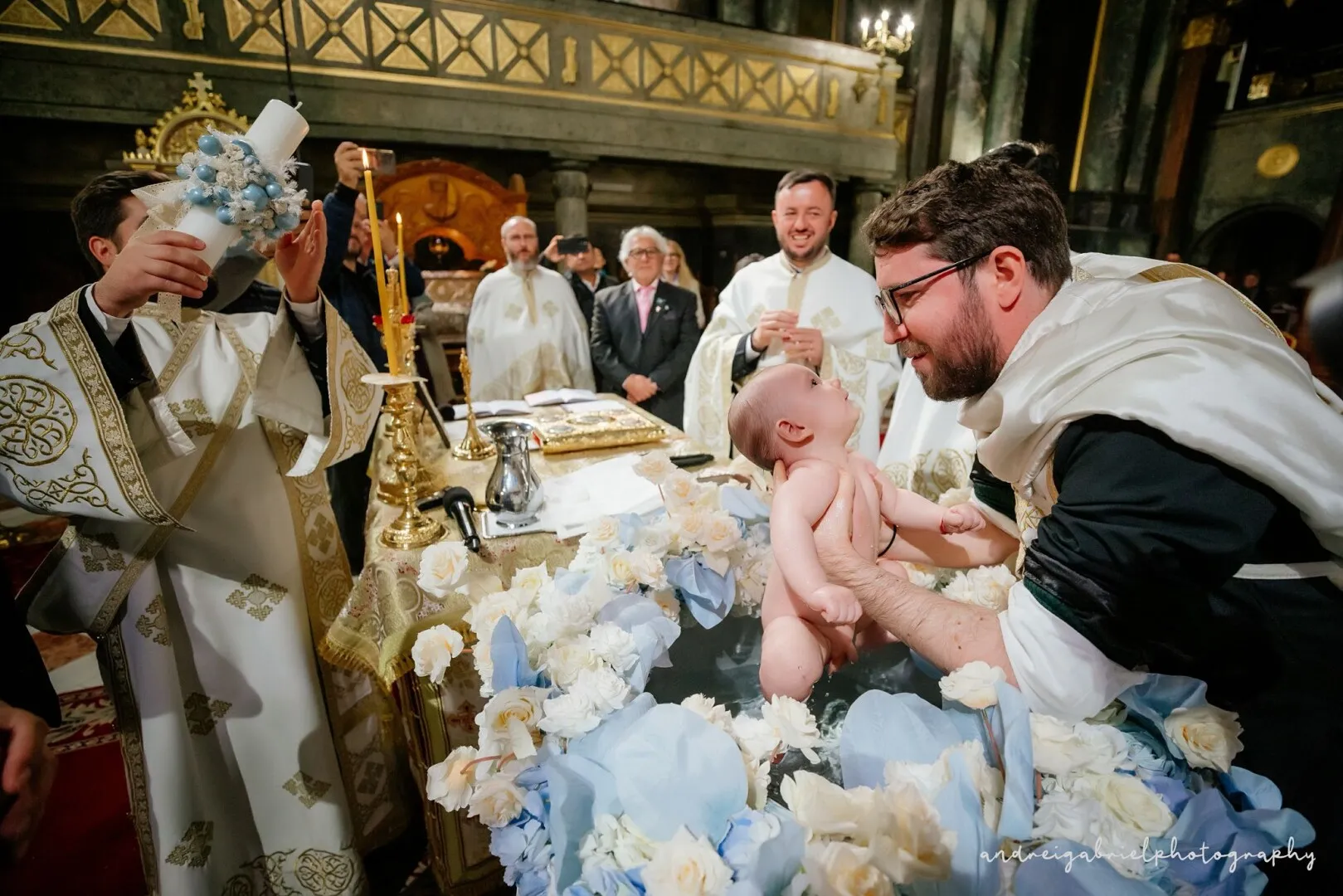 FOTO Artiști, vedete, politicieni, oameni de afaceri, toți la botezul lui Lazarus!