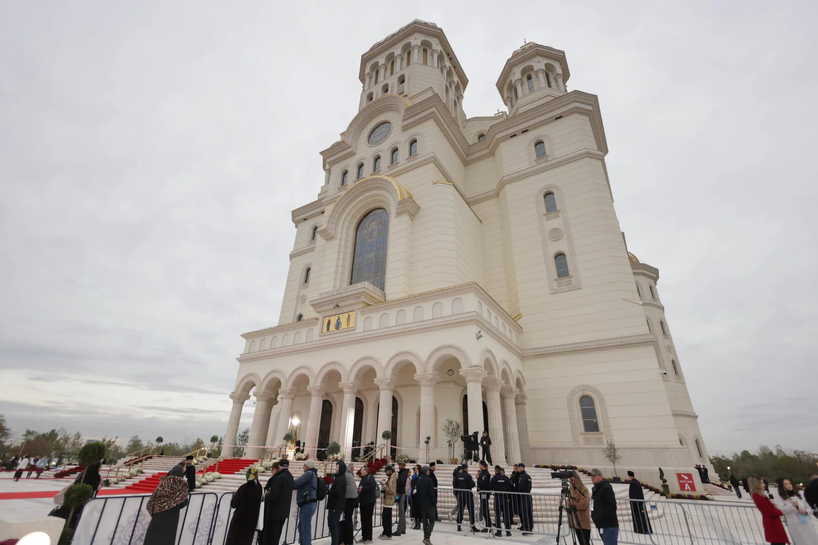 Catedrala Națională își deschide porțile de sărbători: program special pentru pelerini și vizitatori