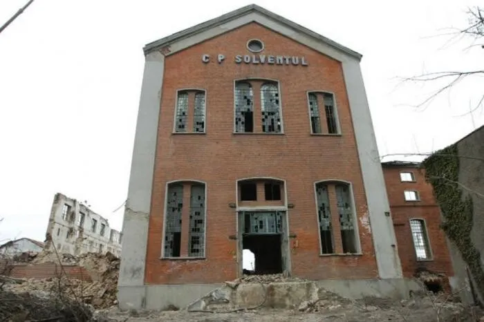 Fabrica Solventul