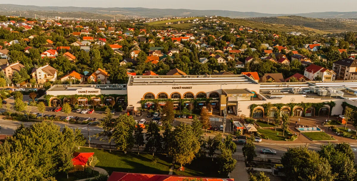 Family Market Miroslava