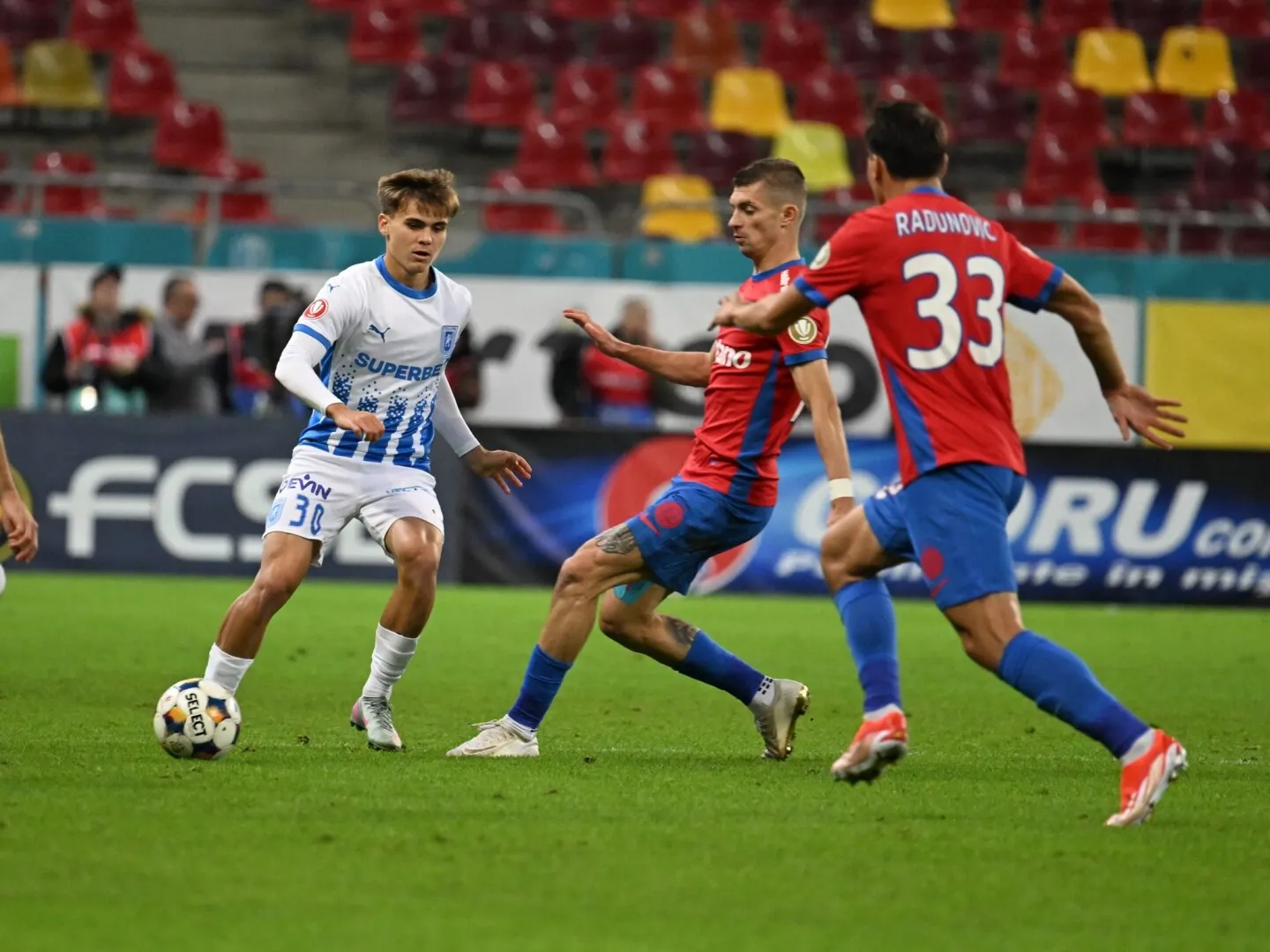 FCSB, remiză cu FC Hermannstadt, scor 3-3- Campioana a avut un gol anulat şi un jucător eliminat