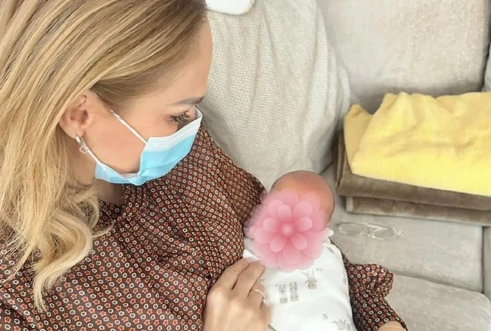 FOTO Bucurie în familia Gabrielei Firea. A devenit bunică pentru prima dată