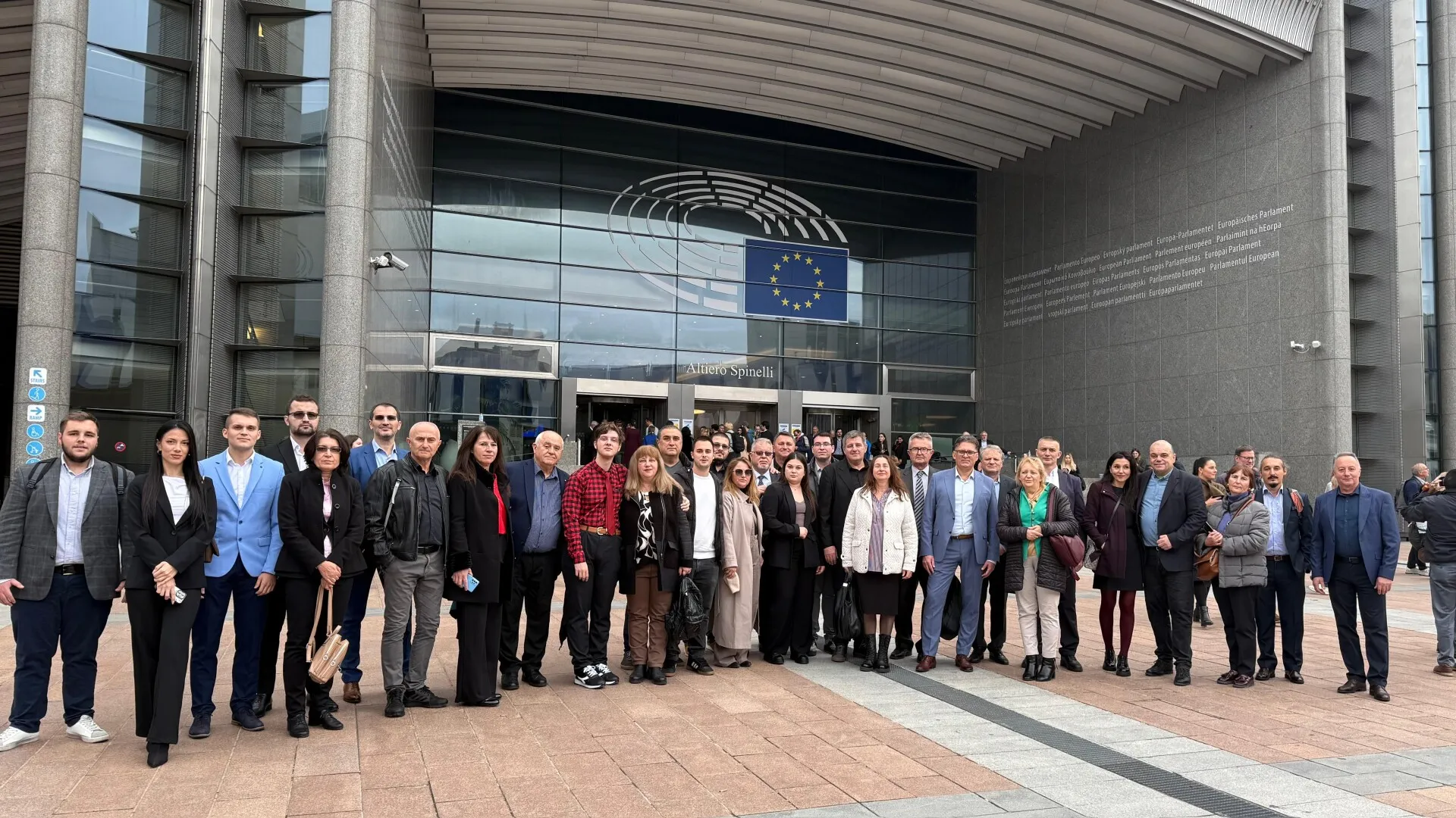 Primul europarlamentar român care aduce în Parlamentul European români din comunitățile istorice din Timocul Sârbesc și Timocul Bulgăresc - români uitați de către propriii frați