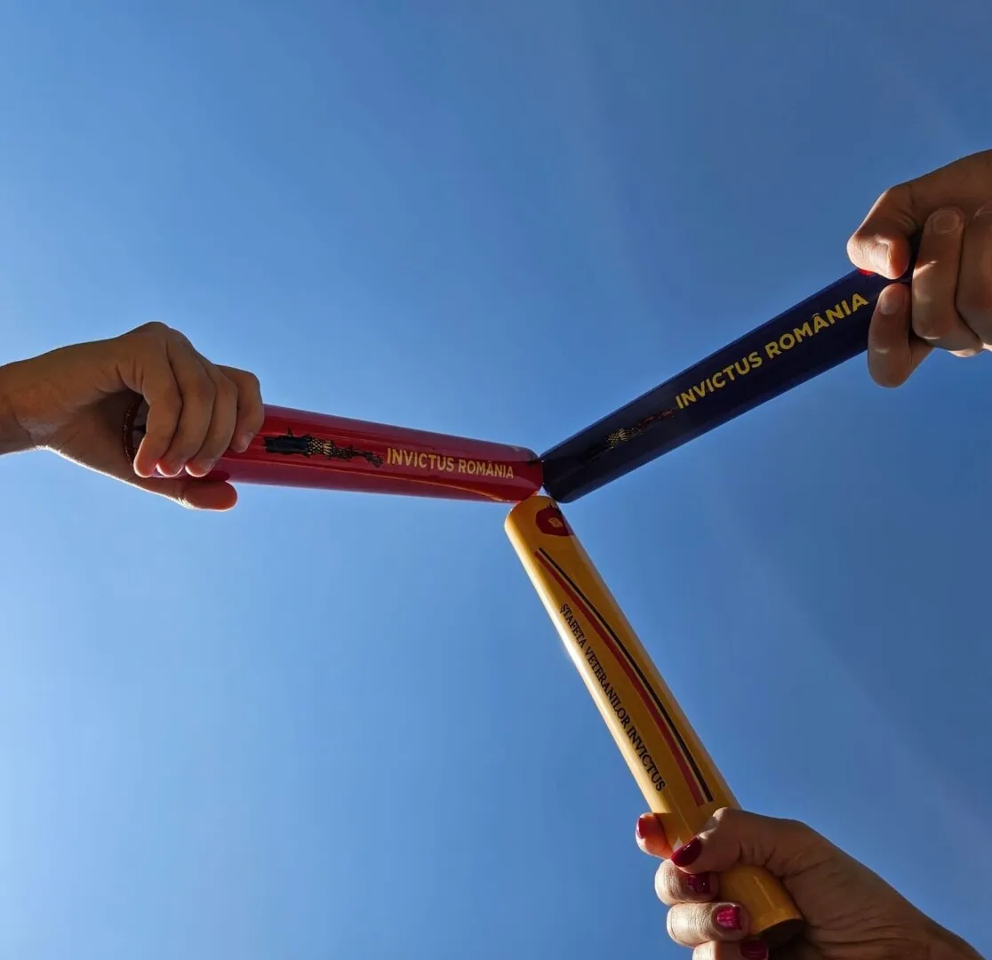 Ştafeta Invictus de la Arad a ajuns la Oradea, de unde 40 de alergători pleacă vineri dimineaţă spre Carei