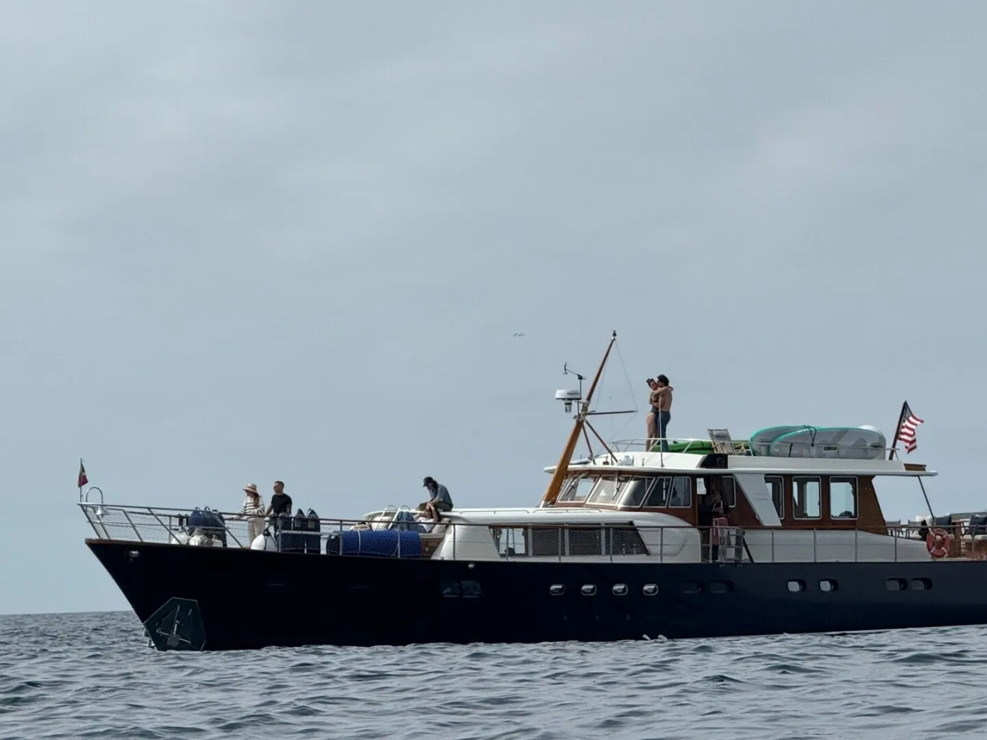 FOTO Katy Perry pare că a trecut repede peste despărțirea de fostul logodnic. Artista a fost surprinsă în tandrețuri cu Justin Trudeau