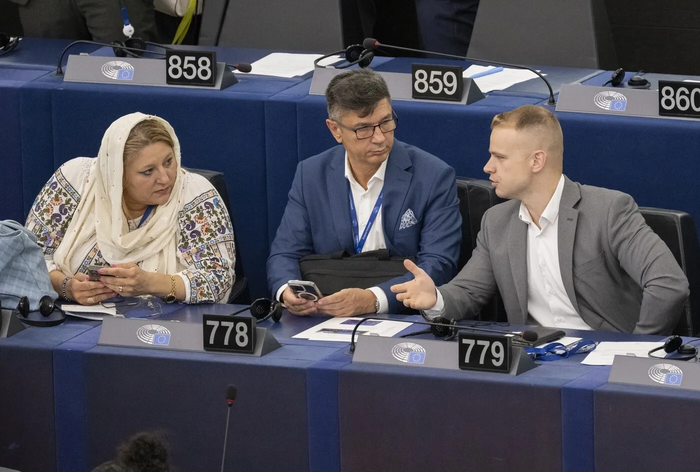 SURSE Luis Lazarus 'își caută fericirea separat' de Diana Șoșoacă: Ar fi moșit un nou partid politic și pregătește o mare schismă