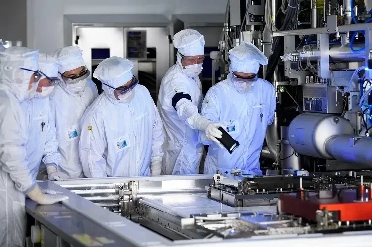 Olanda recurge la măsuri excepționale pentru a evita o criză în Europa: Preia frâiele producătorului chinez de semiconductori