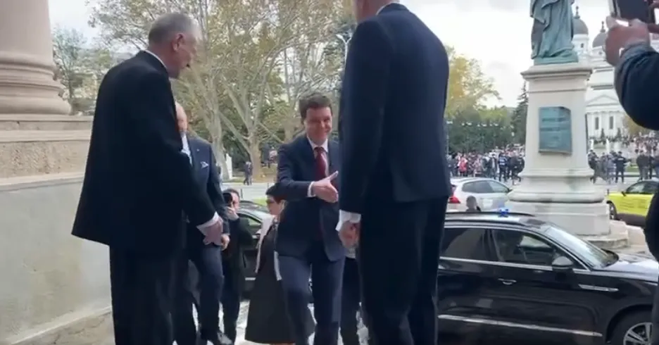 VIDEO „Trădătorule”, „Pleacă în Ucraina” - Președintele Nicușor Dan a fost huiduit la Iași