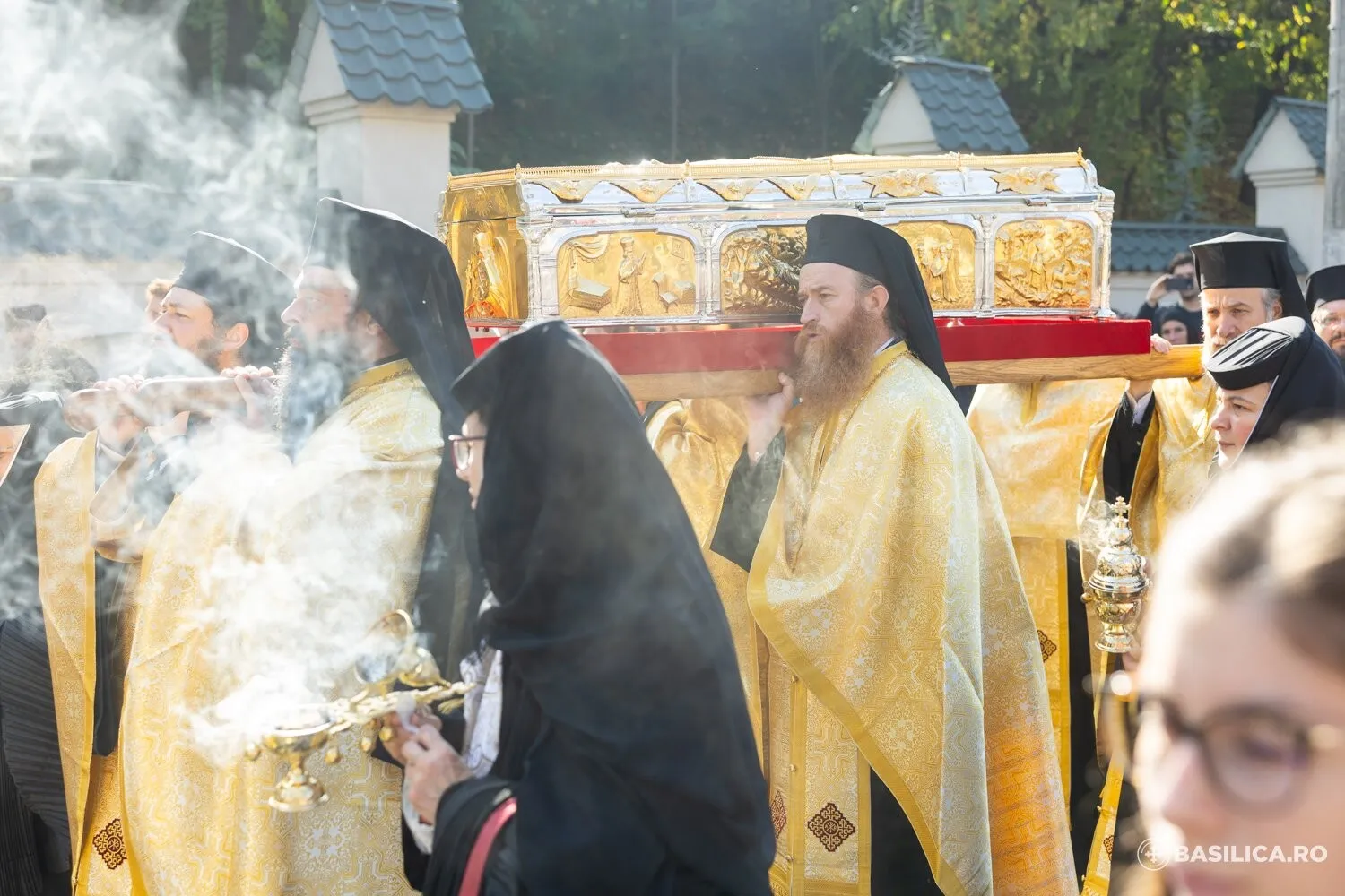 Racla cu Sfintele Moaște ale Sfântului Cuvios Dimitrie cel Nou, adusă la Catedrala Naţională