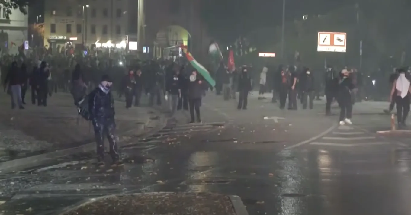 VIDEO Violențe pe străzi în Italia: Manifestanții s-au confruntat cu forțele de ordine