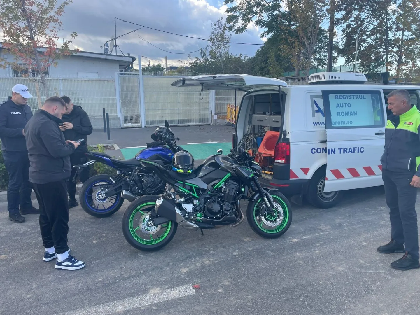 FOTO Razie în traficul din Capitală: Poliția și RAR au scos din circulație 58 de mașini și au reținut zeci de certificate de înmatriculare