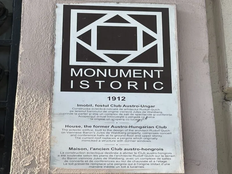 Teatrul-Elisabeta-monument