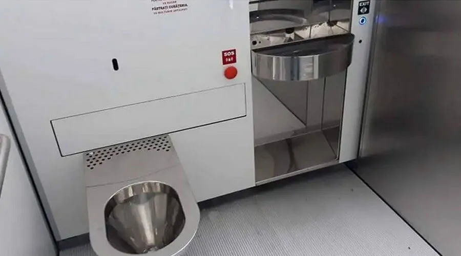 VIDEO O toaletă cumpărată de Fritz cu 100.000 de euro se deschise singură, din greșeală