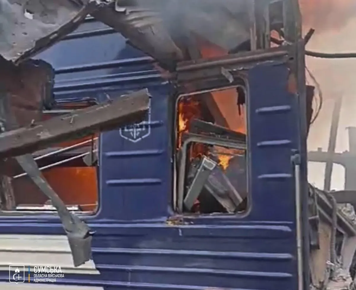 Rușii au lovit un tren de pasageri în Sumi - Sunt zeci de victime