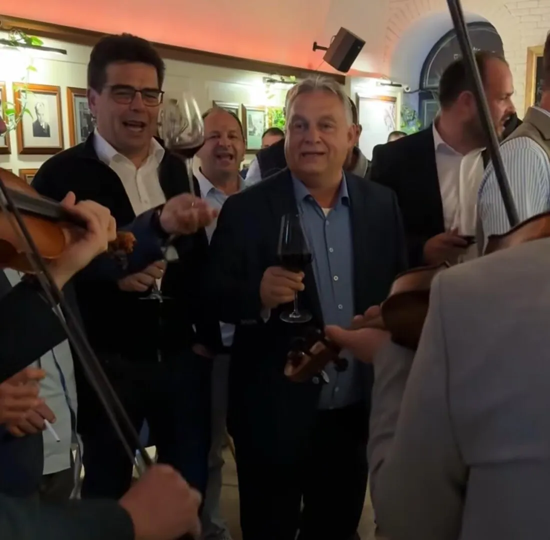 Viktor Orban, impresii de la Cluj: 'Ce nebună e politica, ajungi într-un pub, dai de un țigan, cânți două melodii și gata necazul'