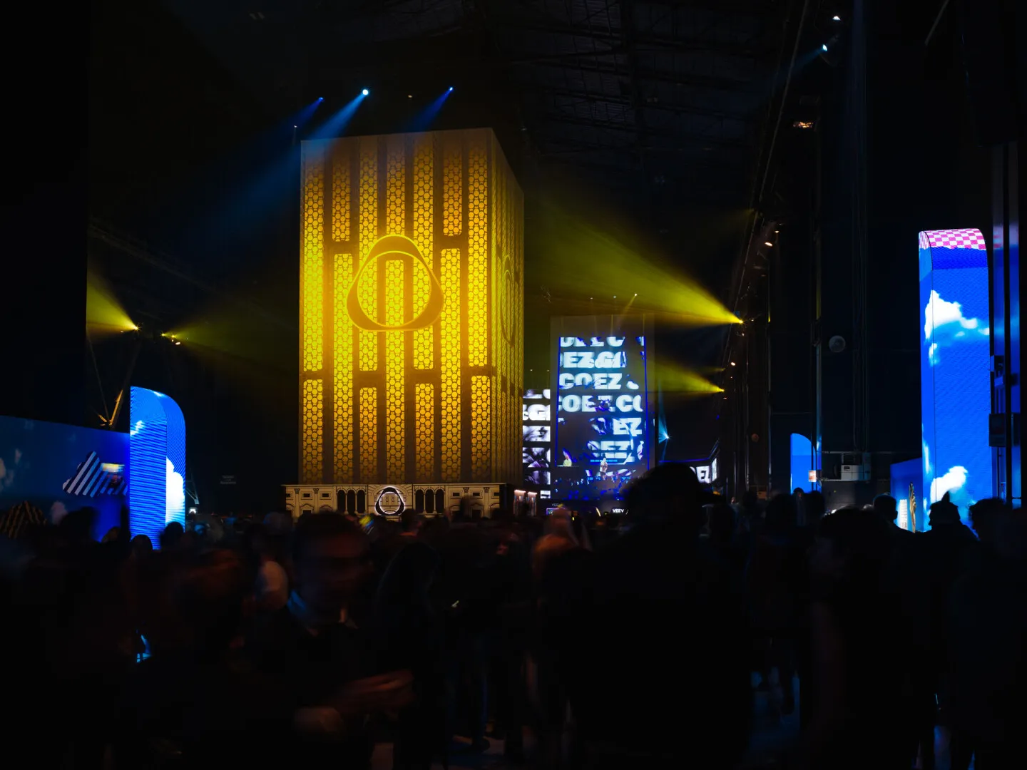 IQOS și SELETTI marchează colaborarea din 2025 prin lansarea unei colecții îndrăznețe, în ediție limitată