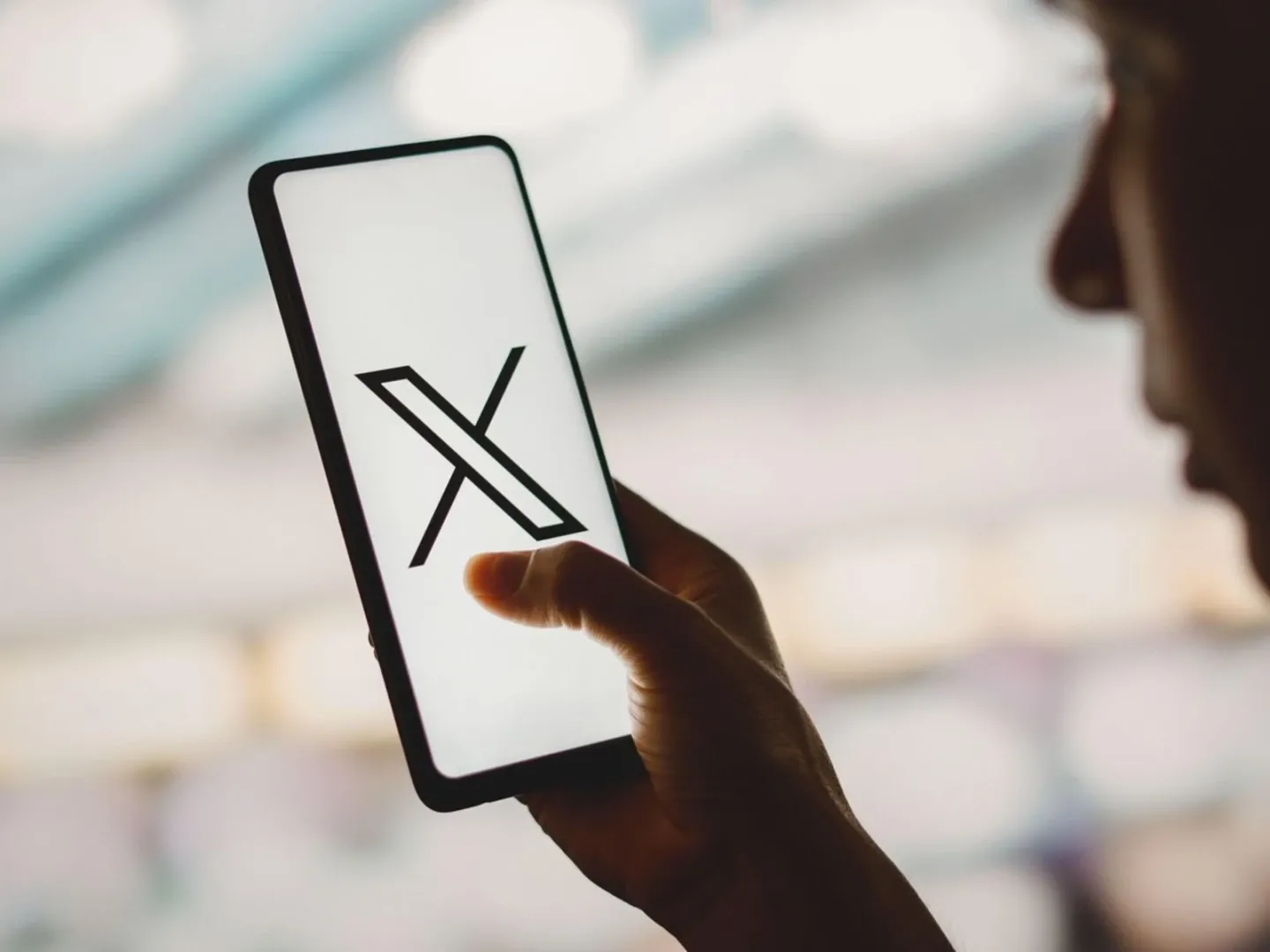 Haos digital: Aplicația „X” picată în mijlocul zilei