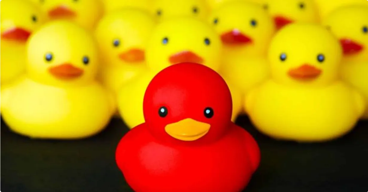 Pare absurd, dar o rățușca de cauciuc îi poate ajuta enorm pe cei care lucrează la birou