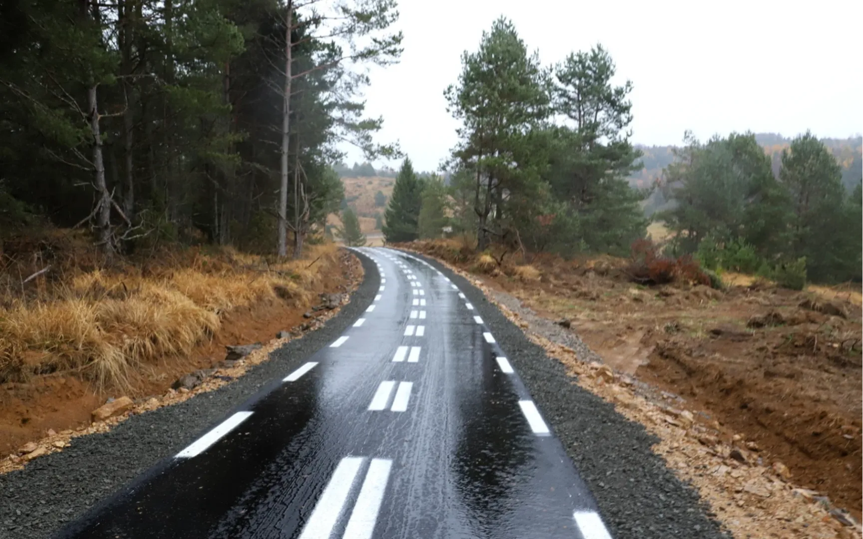 Cea mai neobișnuită pistă de biciclete din România: utilitatea și locul unde se află nu au nicio logică