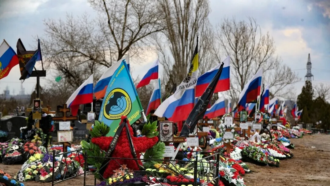 'Găsește un tip care servește pe front și după ce moare primește banii': fenomenul văduvelor escroace ia amploare în Rusia