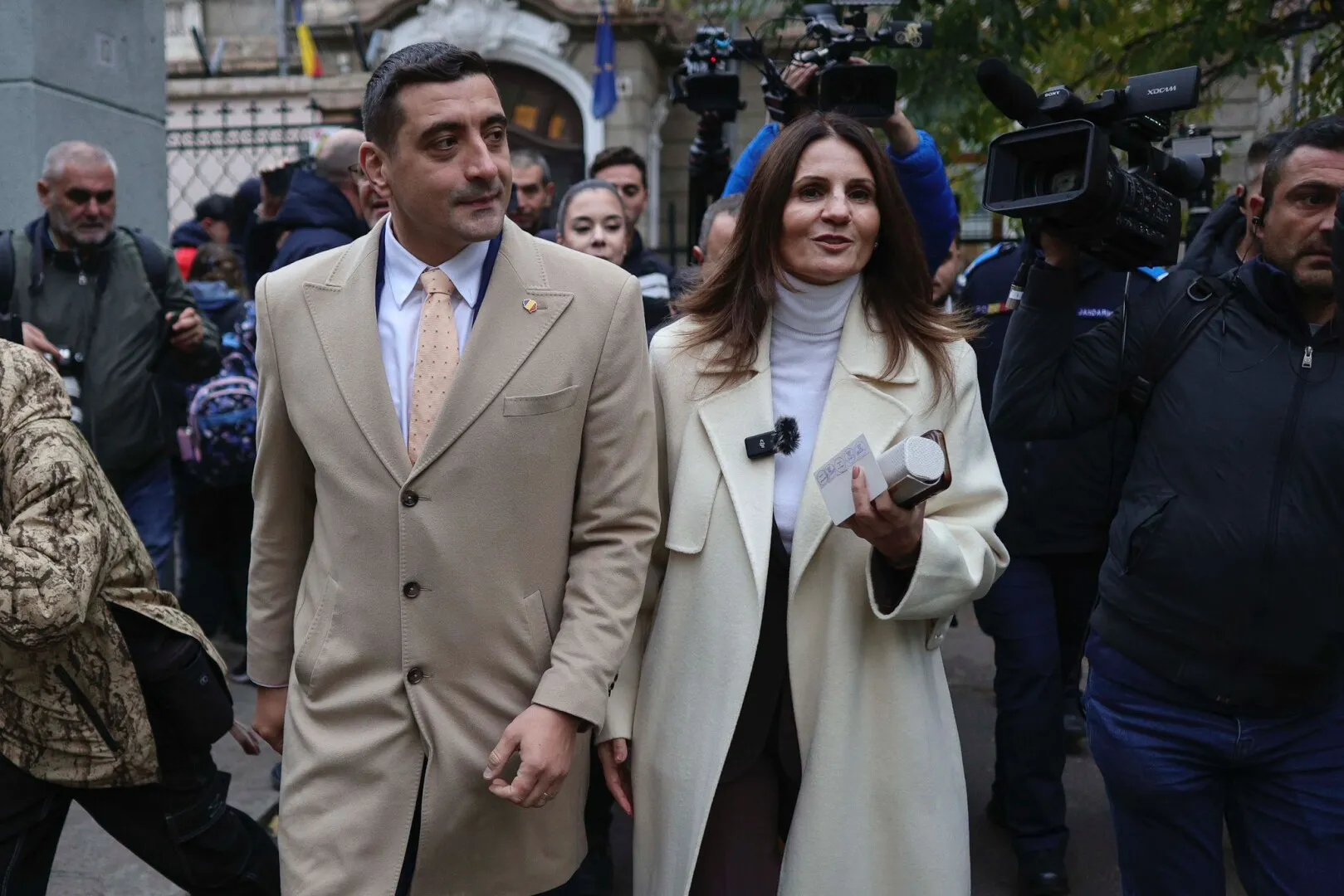 VIDEO Anca Alexandrescu și-a depus candidatura la Primăria Capitalei: George Simion mesaj puternic de susținere