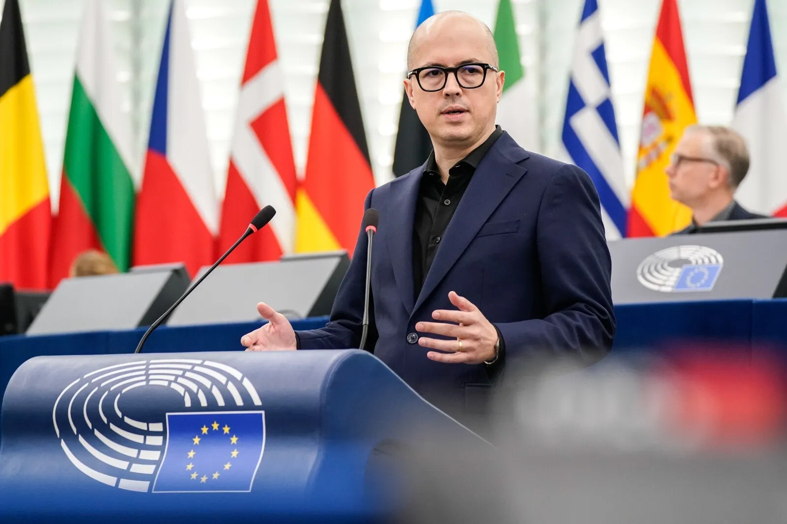 Andi Cristea: Vapoarele care aduc mașini electrice merg cu păcură