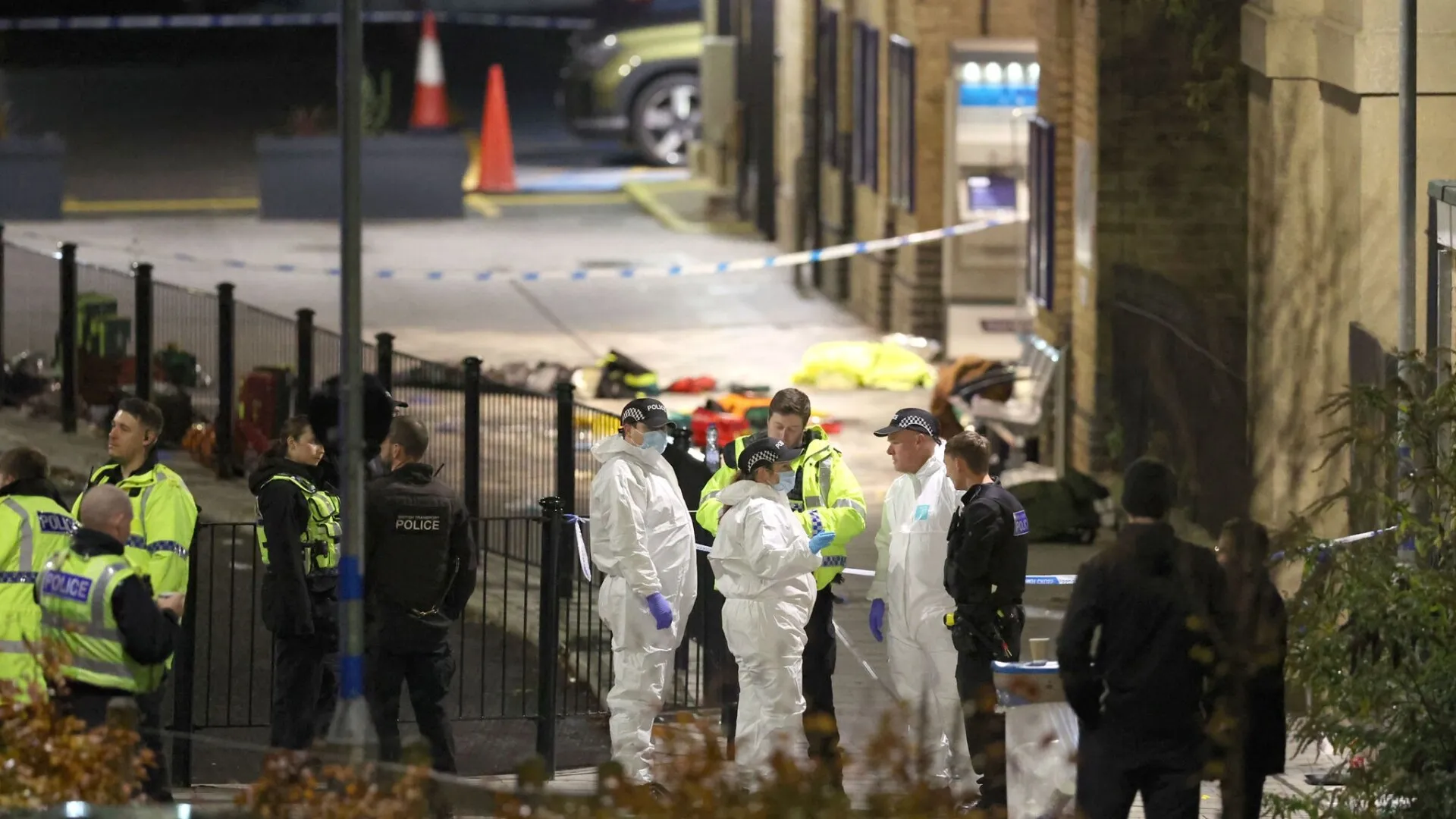 Dezvăluirile românului martor la atacul din trenul spre Londra: 'Am văzut persoana din dreapta mea ținând un cuțit'