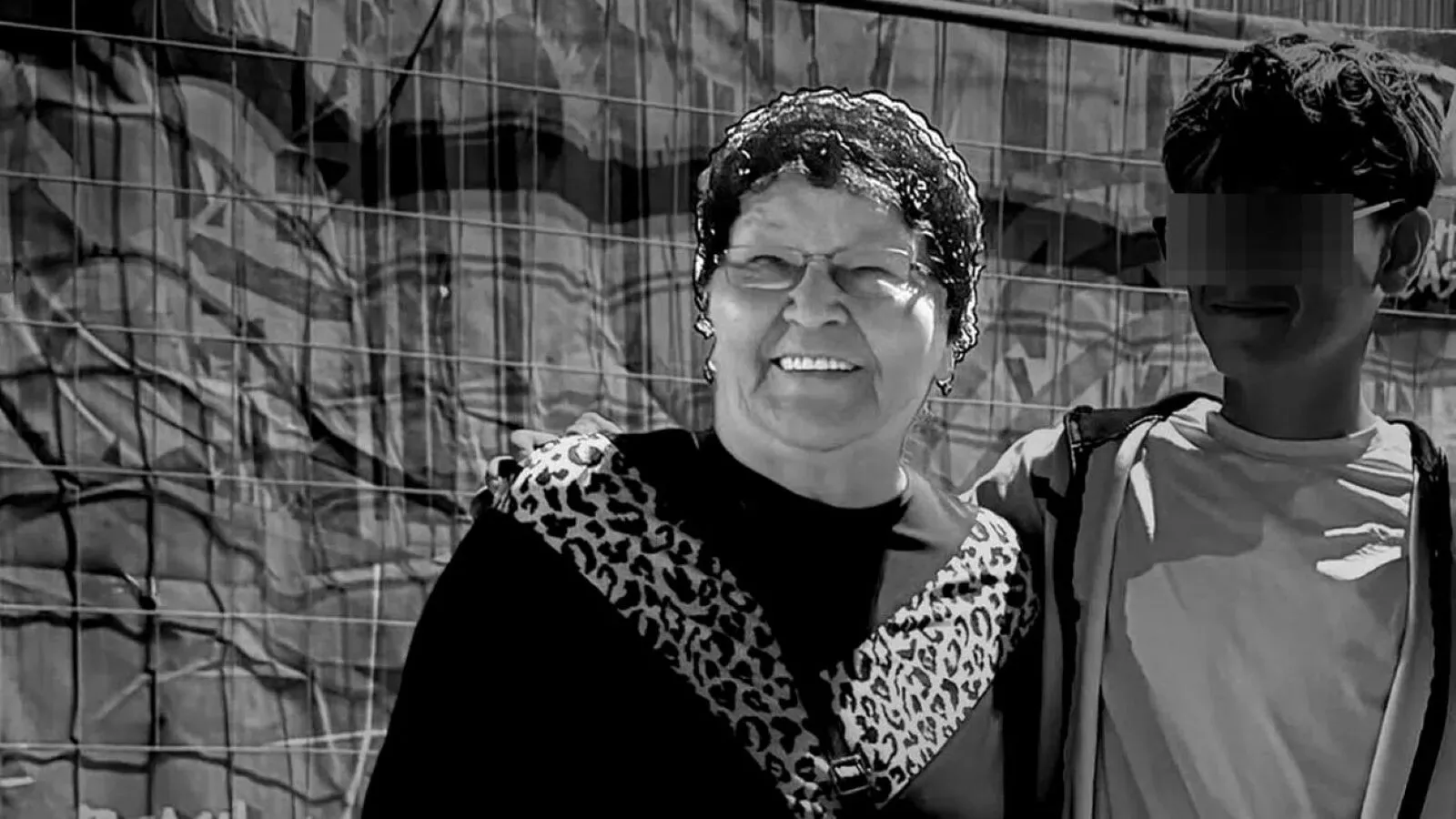 A murit bunicuța virală de la "Beach, Please!"