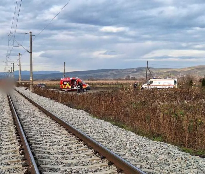 Incident în Cluj, pe un şantier de pe calea ferată: Doi muncitori, răniţi de o bucată de şină