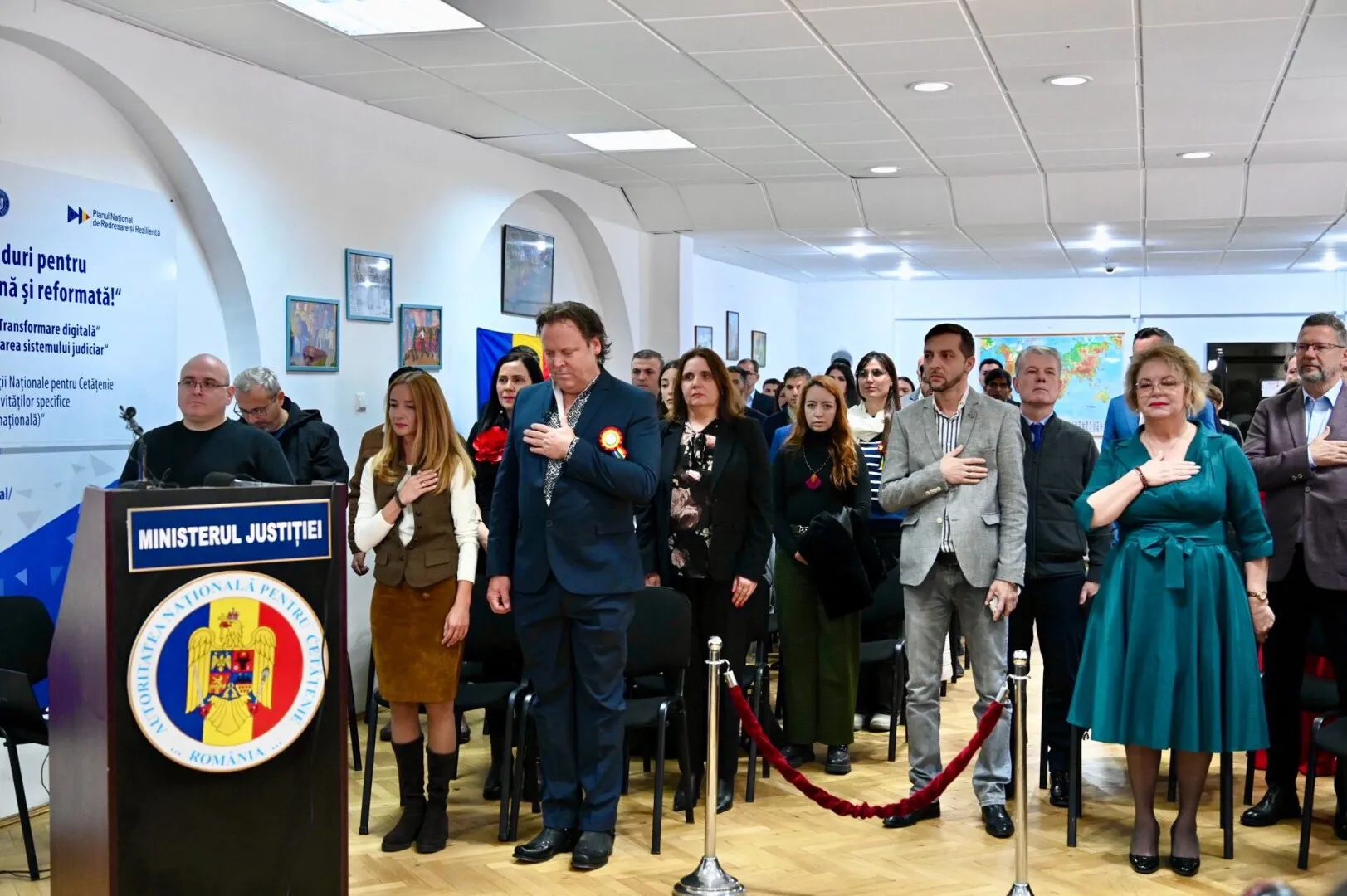 Charlie Ottley este cetățean român. Jurnalistul britanic a depus jurământul în prezența minstrului Justiţiei