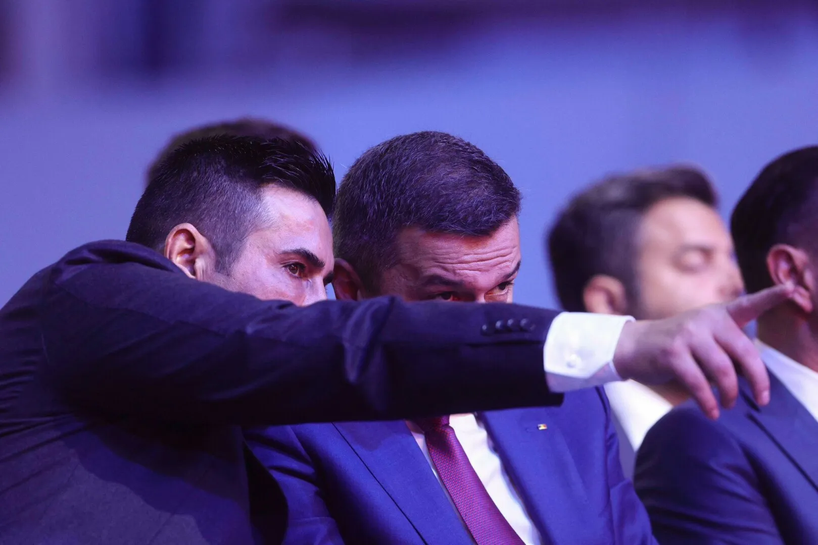 VIDEO SG-ul PSD trage cu tunul în Ilie Bolojan: S-ar putea să fie nevoie să schimbăm ”lăutarul”! Cântă pe un playlist diferit