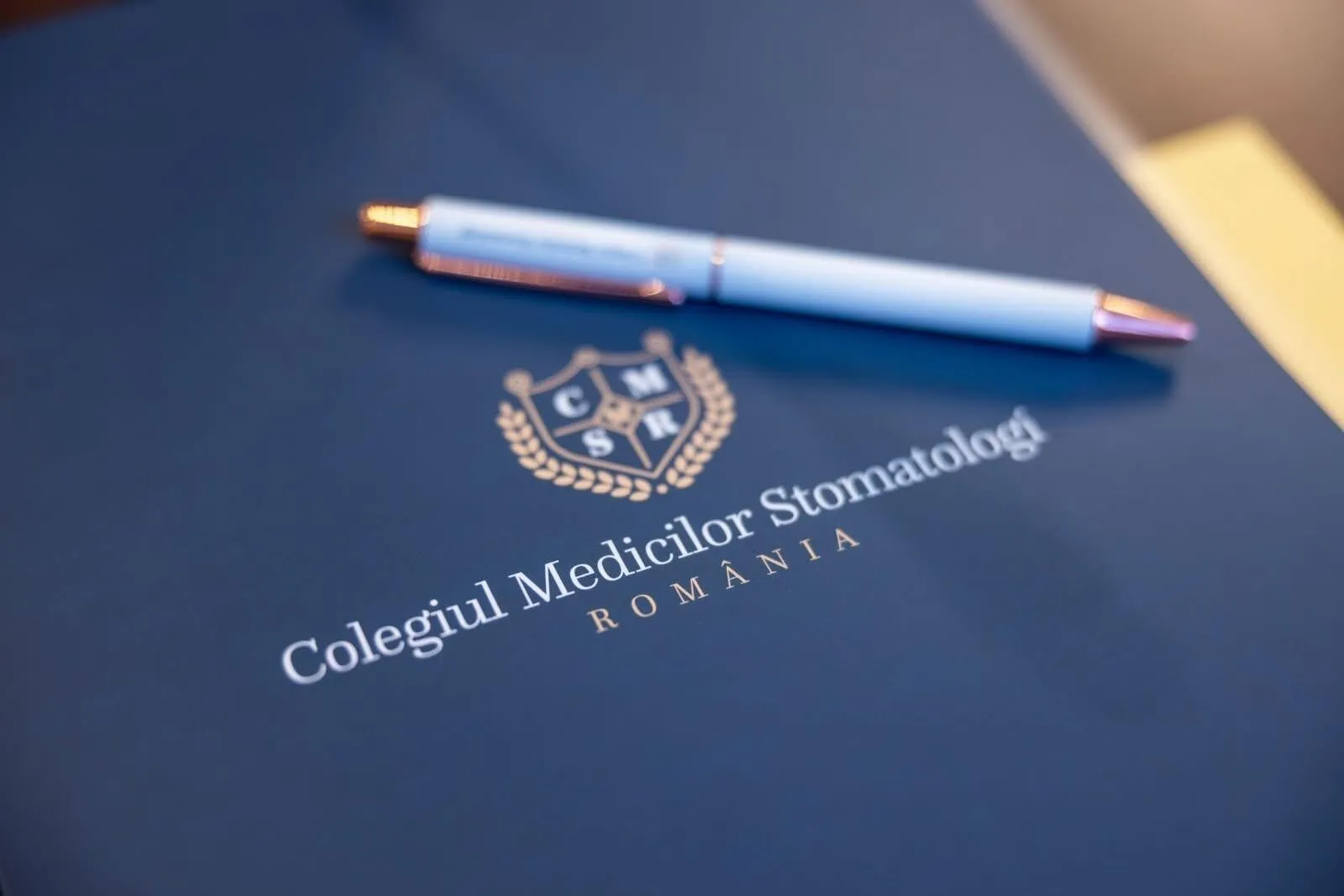 Alarma în sistemul medical: Colegiul Medicilor Stomatologi acuză „deficiențe grave” pe piața asigurărilor de malpraxis și cere intervenție urgentă. Risc major pentru medicii dentiști