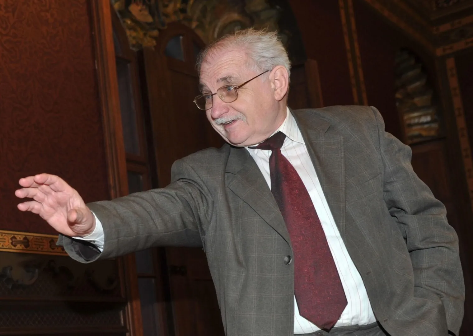 Doliu în lumea culturală - A murit criticul literar Cornel Ungureanu