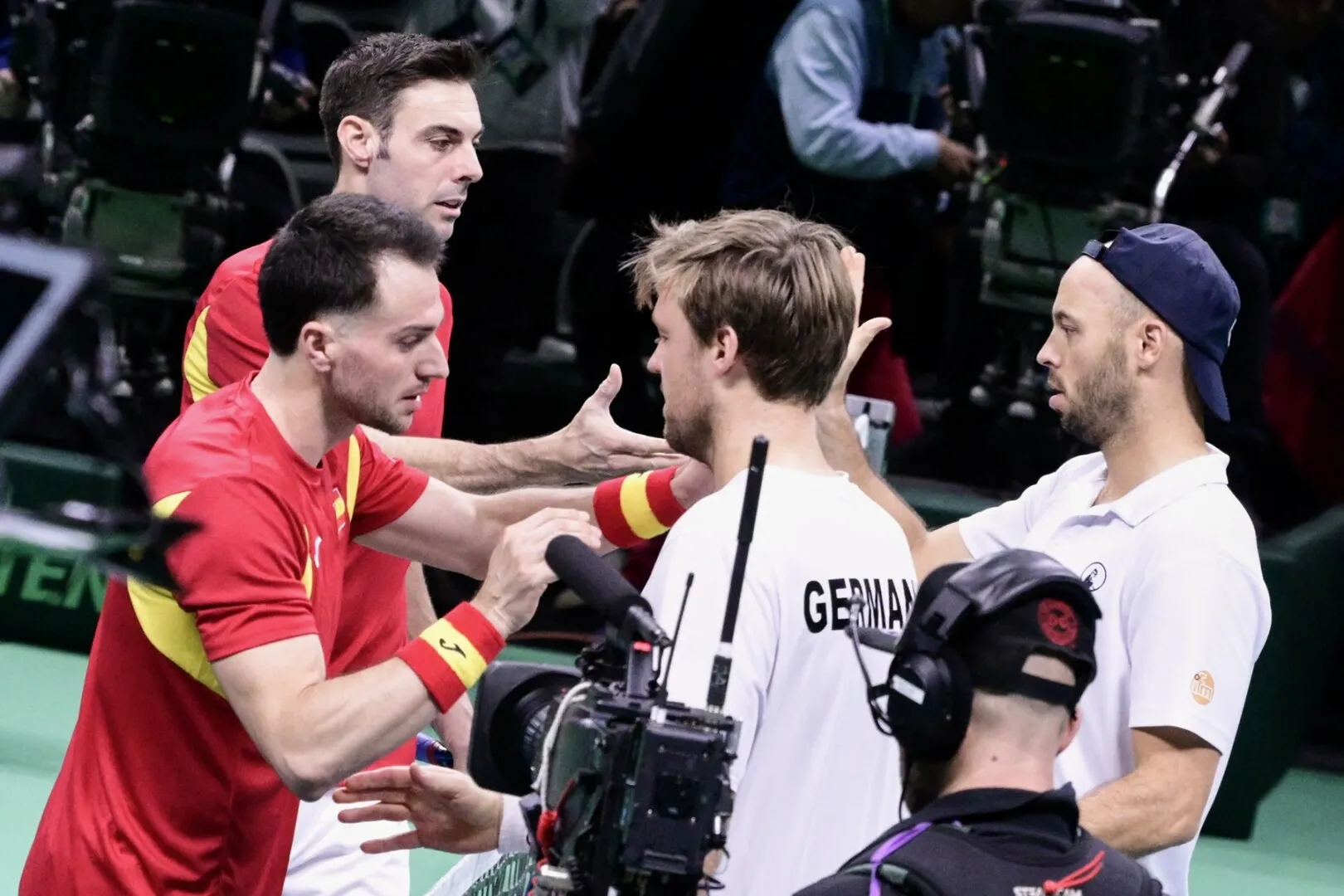 Spania câștigă semifinala de Cupa Davis cu Germania, scor 2-1, şi va juca finala, cu Italia