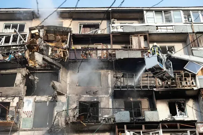 FOTO Rusia atacă violent în Ucraina: Clădirea unde funcționa postul public de radio a fost ținta atacului