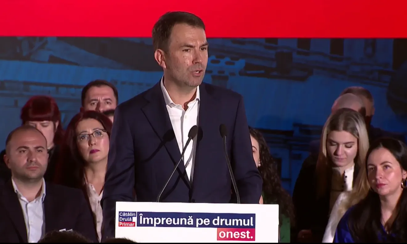 VIDEO Cătălin Drulă se lipește de Nicușor Dan ca timbrul de scrisoare: Reface aproape la indigo campania acestuia la Capitală