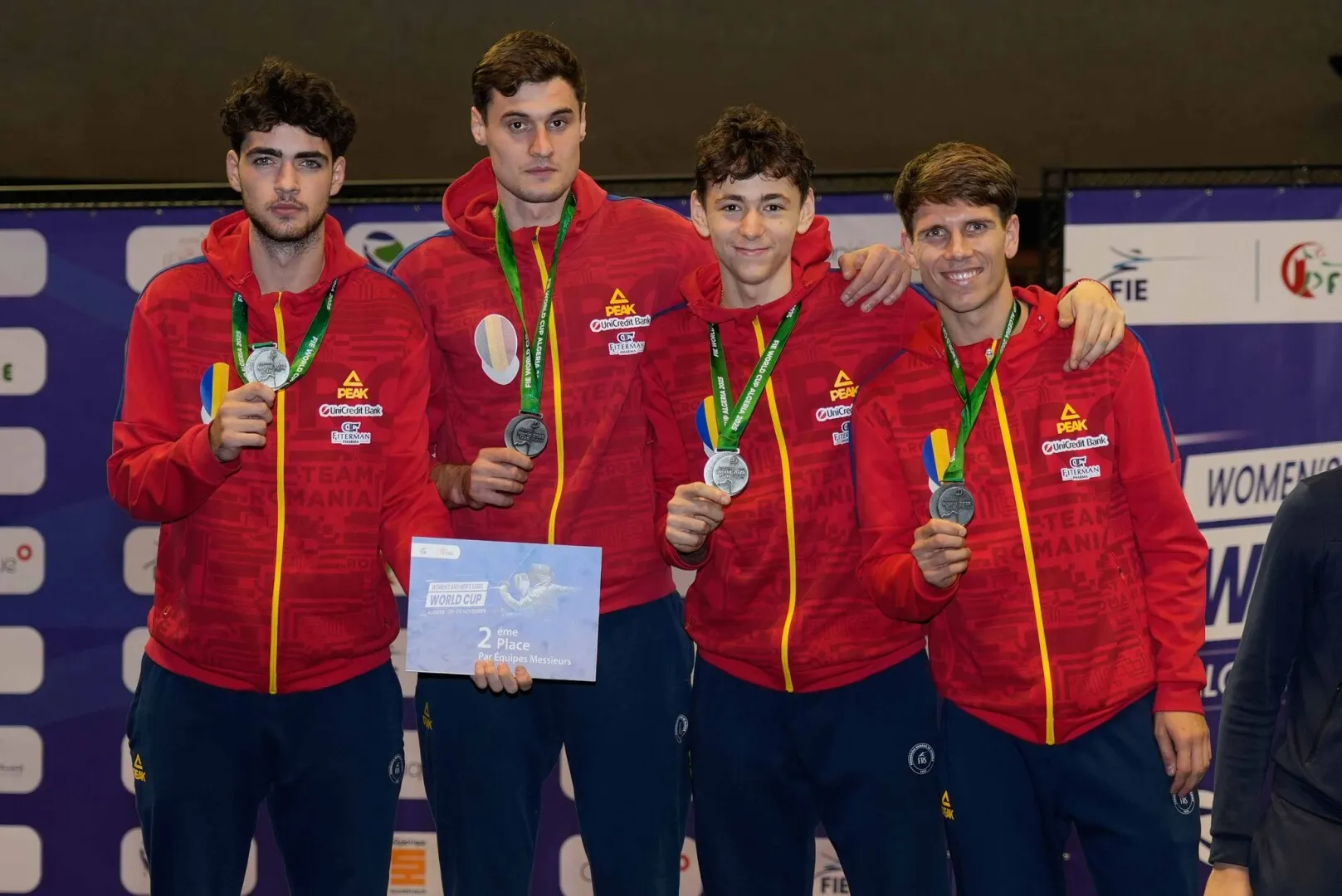 Echipa masculină de sabie a României, medaliată cu argint la Cupa Mondială de la Alger