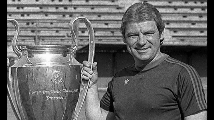 Biografia neromanțată a lui Emeric Ienei: Copilul din Agrișu Mic care și-a legat întreaga viață de fotbal