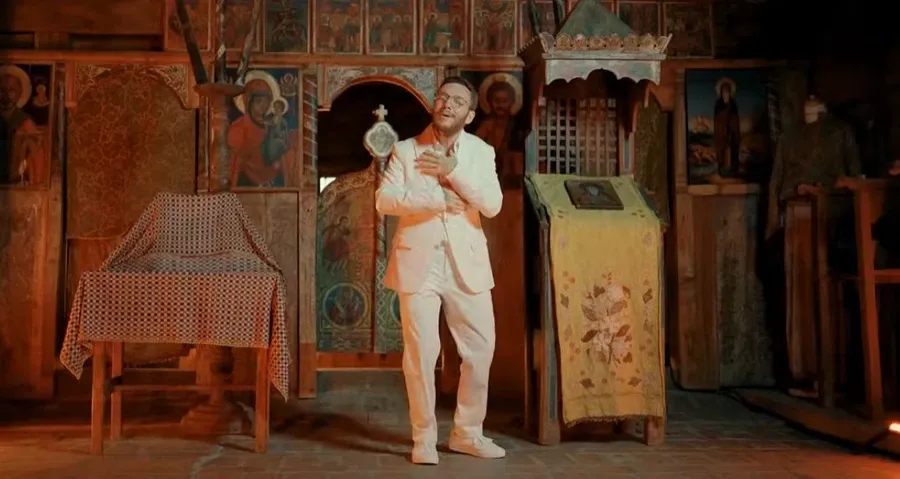 VIDEO Scandal uriaș, după ce Florin Cercel a filmat un clip de manele în biserica din curtea Muzeului Golești: "Nu au avut permisiunea nimănui"