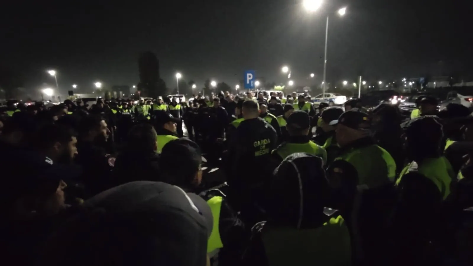 FOTO Acțiune fără precedent a Gărzii de Mediu: Au scos artileria grea pe teren. Inclusiv luptătorii SAS au fost chemați