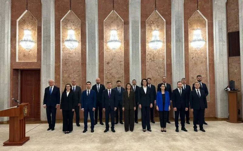 VIDEO Maia Sandu a semnat: Noul Guvern al Republicii Moldova a depus jurământul