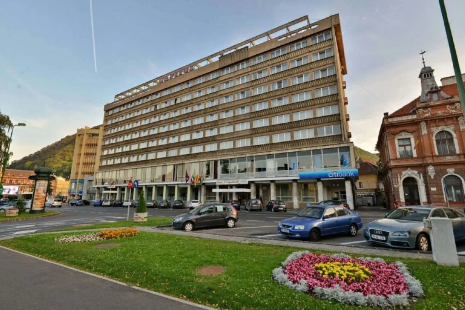 Aro Palace a semnat contractul pentru lucrările majore la fostul hotel Capitol Brașov – valoarea fondului de investiție
