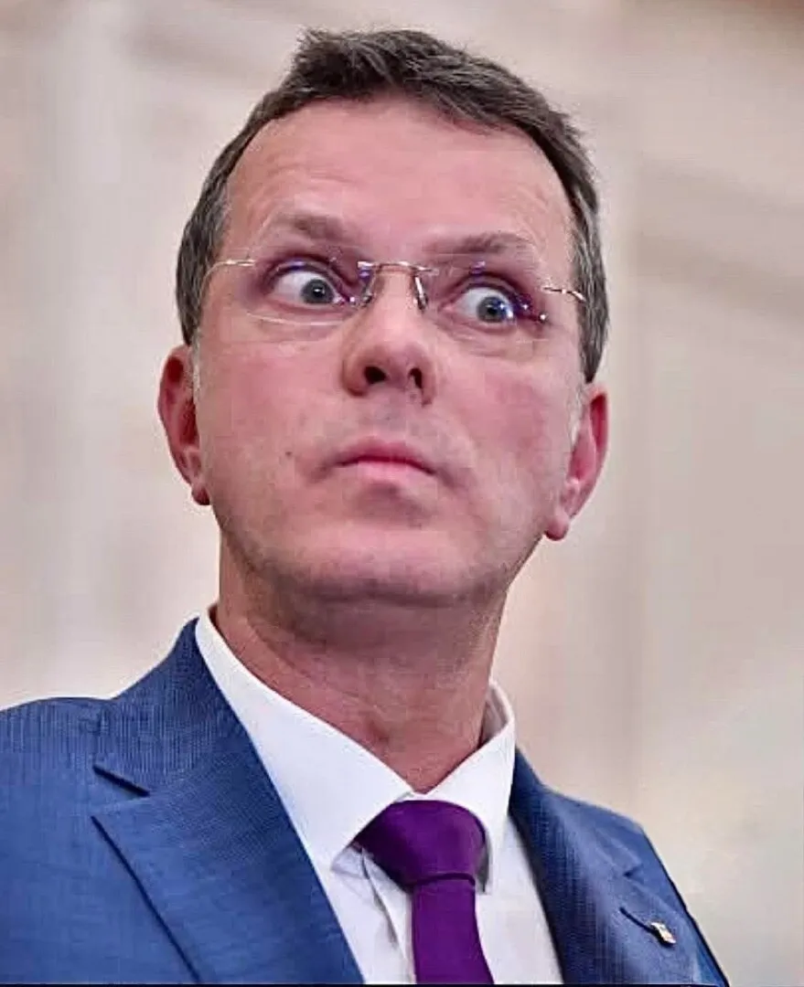 Fostul ministru la Apărării îl atacă dur pe vicepremierul Ionuț Moșteanu: „Degajează, Moștene! Este insultător, degradant, periculos”