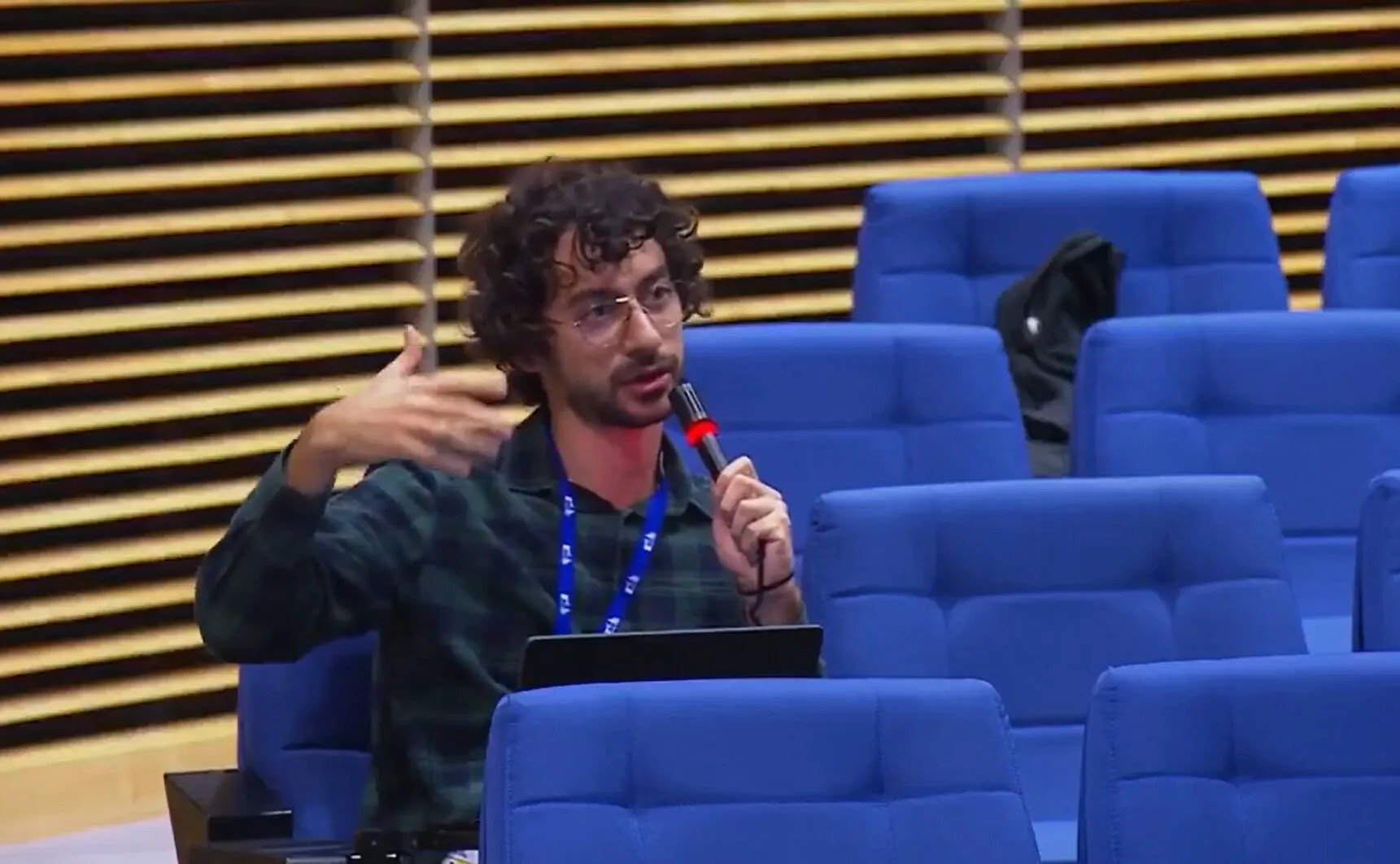 Jurnalist italian concediat după o întrebare incomodă la Comisia Europeană. Cazul Nunziati redeschide dezbaterea despre libertatea presei în Uniunea Europeană